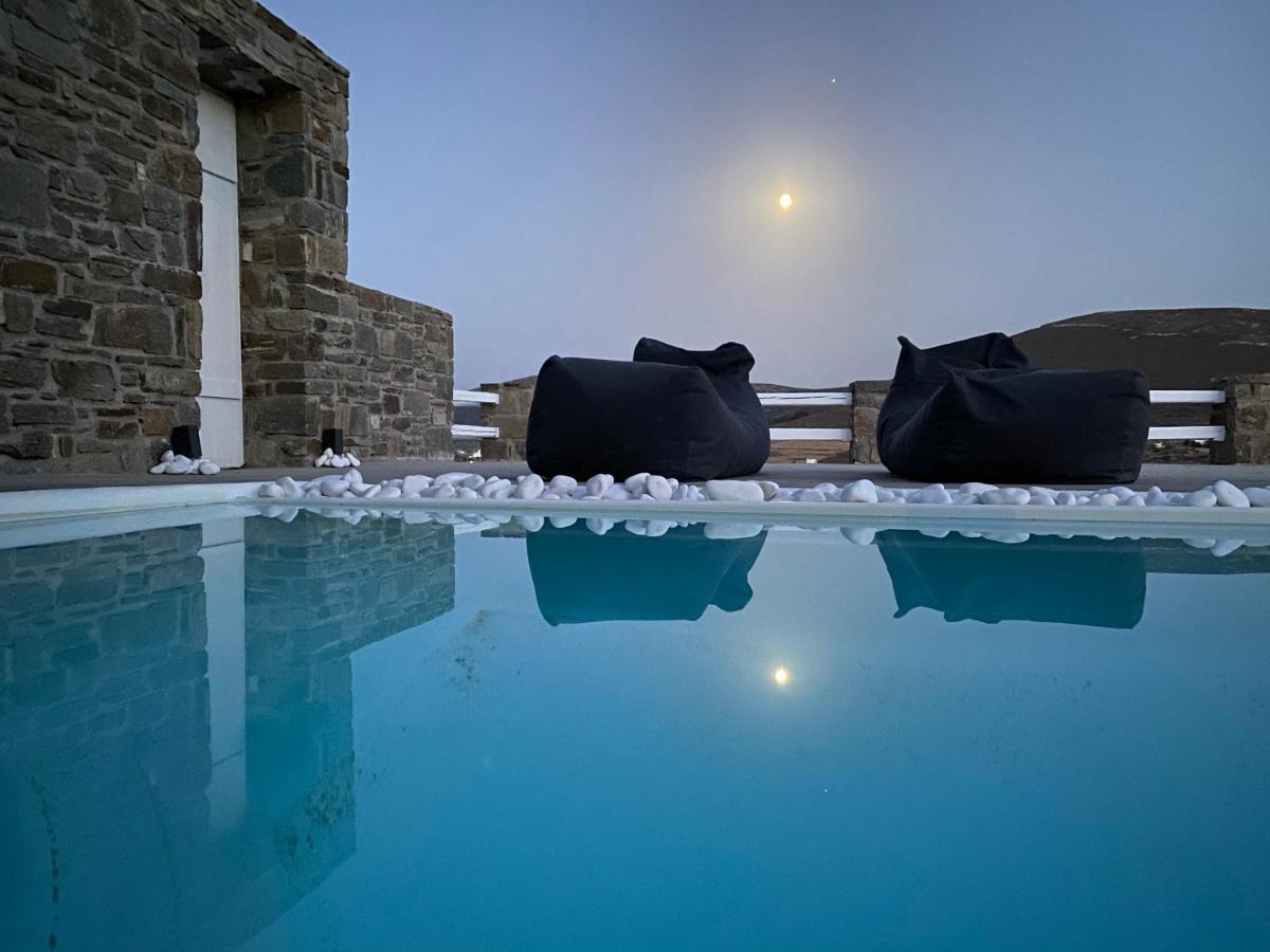 Parian White Luxury Apartments Парікія Екстер'єр фото