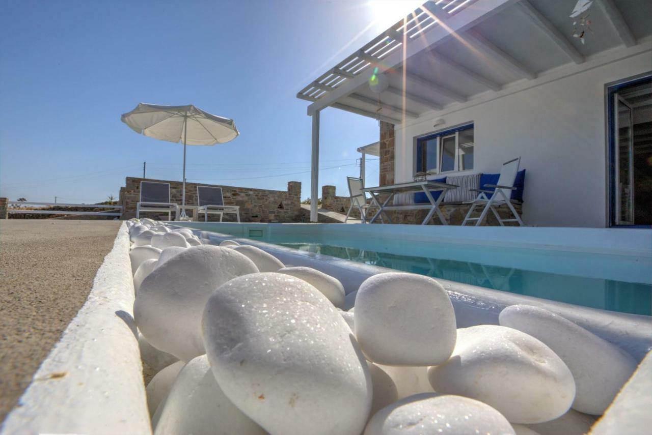 Parian White Luxury Apartments Парікія Екстер'єр фото