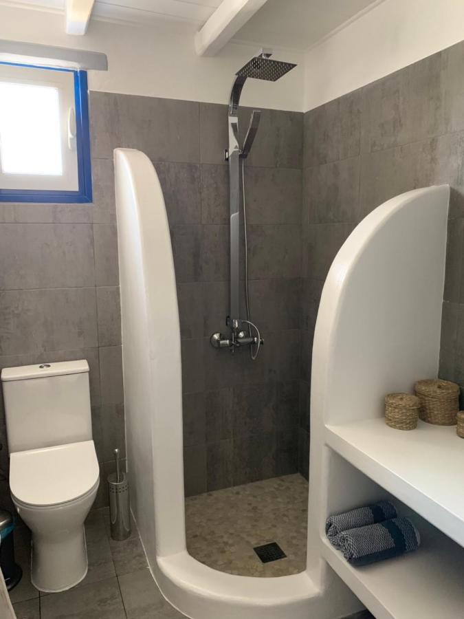 Parian White Luxury Apartments Парікія Екстер'єр фото